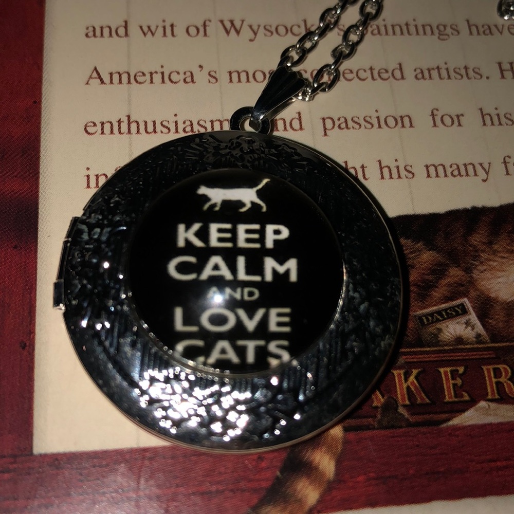 Locket Necklace - Picture 3 of 4